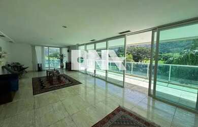 Imagem: O apartamento possui 3 Dormitórios, 5 Banheiros, 3 Vagas na