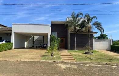 Imagem: A casa em condomínio à venda possui 5 Dormitórios, 5 Banheiros