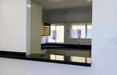 Imagem: O apartamento possui 2 Dormitórios, 2 Banheiros, 2 Vagas na