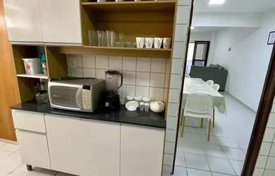 Imagem 14: ATIÚCA vendo APARTAMENTO ENORME à 2 QUADRAS da PRAIA, e ao LADO do CORREDOR...