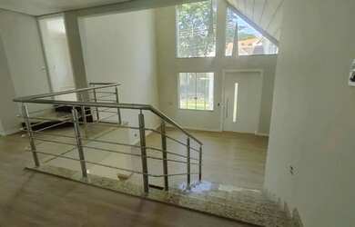 Imagem 7: Sobrado à venda em Maringá, Zona 05, com 4 suítes, com 421.59 m²