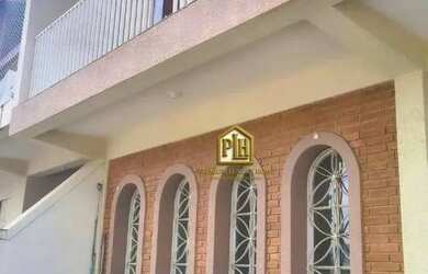 Imagem: A casa possui 3 Dormitórios, 2 Banheiros, 2 Vagas na garagem