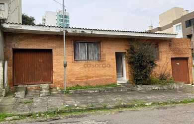 Imagem: A casa possui 2 Dormitórios, 3 Banheiros, 2 Vagas na garagem