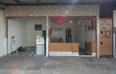 Imagem: A casa possui 2 Dormitórios, 2 Banheiros, 166m² de Área e