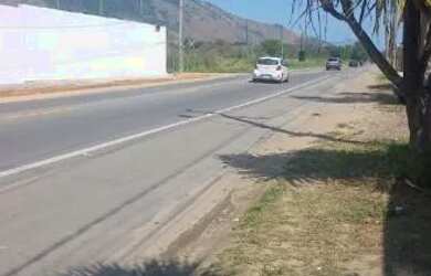 Imagem: A casa possui 1 Dormitório, 1 Banheiro, 2 Vagas na garagem