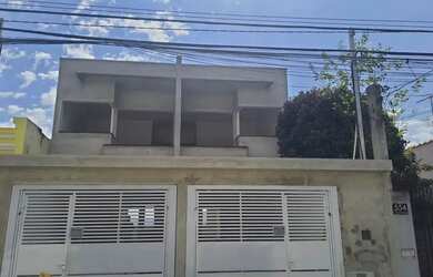 Imagem: A casa possui 3 Dormitórios, 3 Banheiros, 2 Vagas na garagem