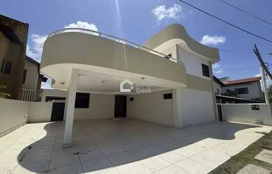 Imagem: A casa em condomínio possui 4 Dormitórios, 5 Banheiros, 2