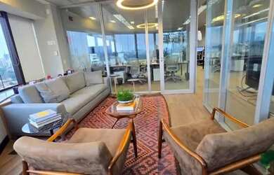 Imagem: O depósito possui 5 Vagas na garagem, 766m² de Área, Imóvel