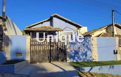 Imagem: A casa possui 2 Dormitórios, 1 Banheiro, 1 Vaga na garagem