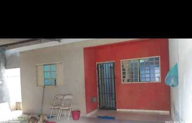 Imagem: A casa em condomínio possui 3 Dormitórios, 1 Banheiro, 2 Vagas