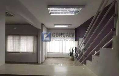 Imagem: O depósito possui 4 Vagas na garagem e 300m² de Área e está