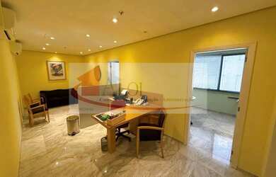 Imagem: O depósito para alugar possui 2 Vagas na garagem e 60m² de