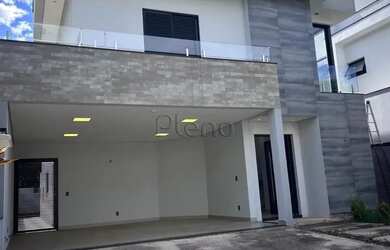 Imagem: A casa em condomínio à venda possui 4 Dormitórios, 3 Banheiros