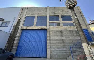 Imagem: O depósito possui 3 Vagas na garagem, 12m² de Área e está