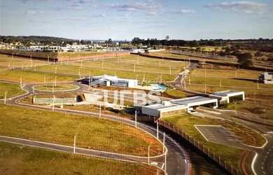 Imagem: O terreno possui 301m² de Área e está localizado em Senador