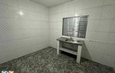 Imagem 3: Casa de 1 quarto e cozinha com vaga