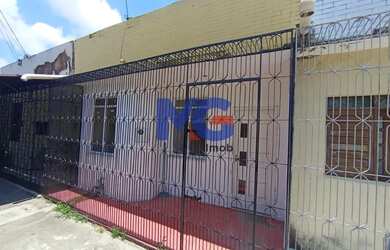 Imagem: A casa possui 2 Dormitórios, 2 Banheiros, 1 Vaga na garagem