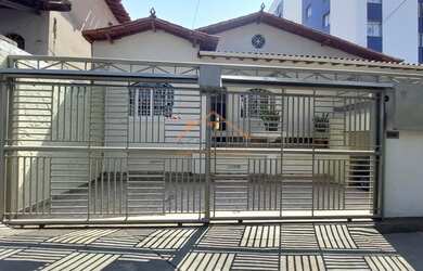 Imagem: A casa possui 5 Dormitórios, 4 Banheiros, 3 Vagas na garagem