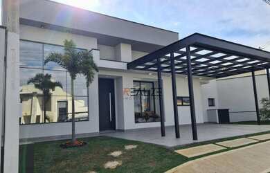 Imagem: A casa em condomínio possui 3 Dormitórios, 3 Banheiros, 3