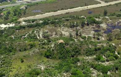 Imagem: O terreno possui 68.372m² de Área e está localizado em Laguna