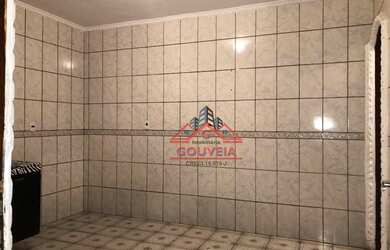 Imagem: A casa possui 2 Dormitórios, 1 Banheiro, 2 Vagas na garagem