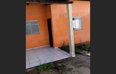 Imagem: A casa possui 2 Dormitórios, 1 Banheiro, 3 Vagas na garagem