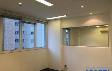 Imagem: O depósito possui 2 Vagas na garagem, 60-0m² de Área, Imóvel