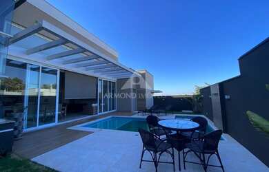 Imagem: A casa em condomínio possui 3 Dormitórios, 5 Banheiros, 4