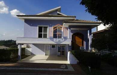 Imagem: A casa em condomínio possui 4 Dormitórios, 3 Banheiros, 5