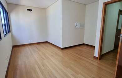 Imagem: O depósito possui 1 Vaga na garagem, 27m² de Área e está