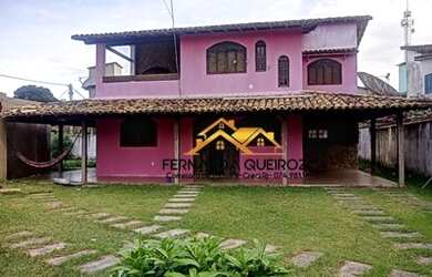 Imagem: A casa possui 4 Dormitórios, 4 Banheiros, 2 Vagas na garagem