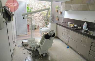 Imagem: O depósito possui 1 Vaga na garagem, 28m² de Área e está