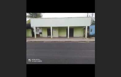 Imagem: A casa possui 4 Dormitórios, 4 Banheiros, 1 Vaga na garagem