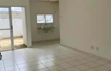 Imagem: A casa em condomínio possui 3 Dormitórios, 2 Banheiros, 2