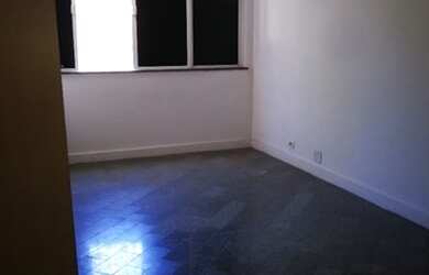 Imagem: O depósito possui 1 Vaga na garagem, 29m² de Área e está