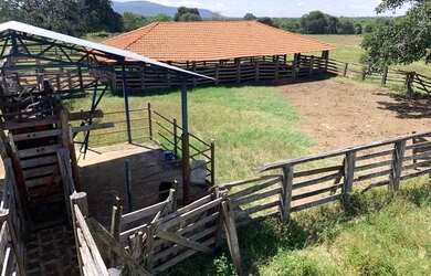Imagem: A chácara possui 1.042m² de Área e está localizado em Arinos