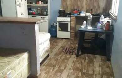 Imagem: A casa possui 1 Dormitório, 1 Banheiro, 3 Vagas na garagem