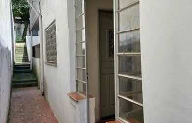 Imagem: A casa possui 2 Dormitórios, 1 Banheiro, 100m² de Área e