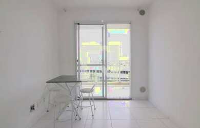 Imagem: O apartamento possui 1 Dormitório, 1 Banheiro, 1 Vaga na garagem