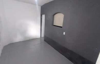 Imagem: A casa possui 1 Dormitório, 1 Banheiro e está localizado