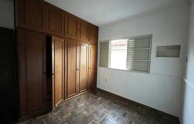 Imagem 3: Casa alugar. Piscina, 3 Vagas na garageme4 Dormitórios