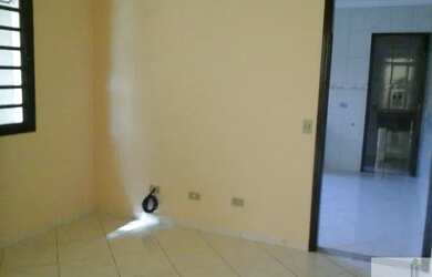 Imagem: A casa possui 1 Dormitório, 1 Banheiro, 50m² de Área e está