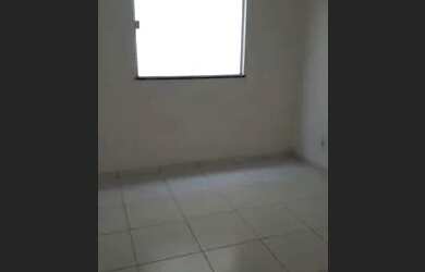 Imagem: A casa possui 2 Dormitórios, 2 Banheiros, 1 Vaga na garagem