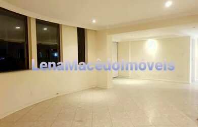 Imagem 3: Frente mar, próximo da estação do metrô amplo 2 quartos com suite...