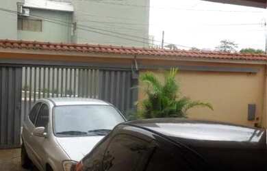 Imagem: A casa à venda possui 3 Dormitórios, 4 Banheiros, 3 Vagas
