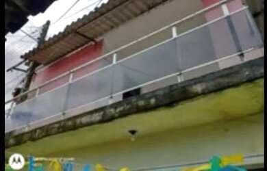 Imagem: A casa possui 3 Dormitórios, 2 Banheiros e está localizado