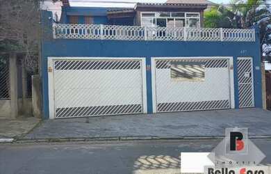 Imagem: A casa possui 4 Dormitórios, 4 Banheiros, 2 Vagas na garagem