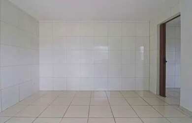 Imagem: A casa possui 2 Dormitórios, 1 Banheiro, 1 Vaga na garagem