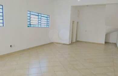 Imagem: O depósito possui 230m² de Área e está localizado em Santana