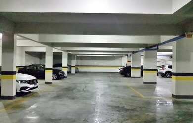 Imagem: O apartamento possui 3 Dormitórios, 2 Banheiros, 2 Vagas na